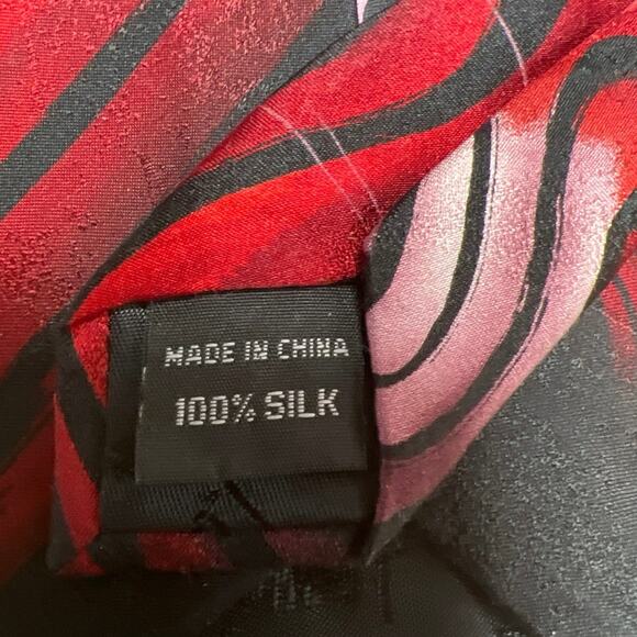 J. Garcia Still Life Collection Sixty Red Black Abstract Print 100% Silk Tie - Picture 4 of 5